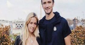 Tay súng trẻ người Nga dùng tiền thưởng ở US Open để đầu tư