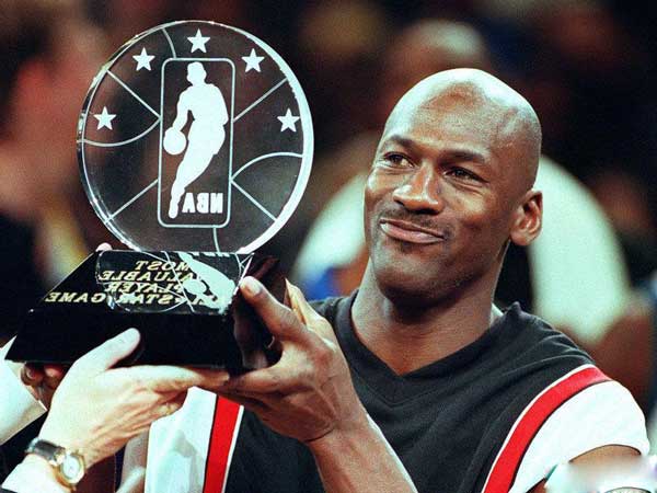 Michael Jordan cao bao nhiêu?