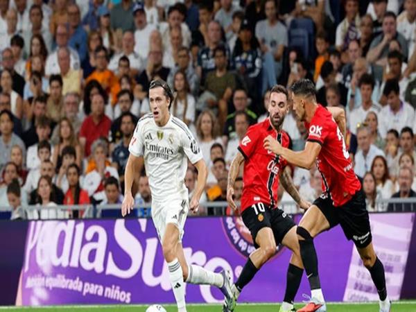 Sự công nhận từ HLV Xabi Alonso