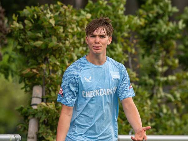 Tin Arsenal: Pháo thủ gia nhập cuộc đua Kennet Eichhorn