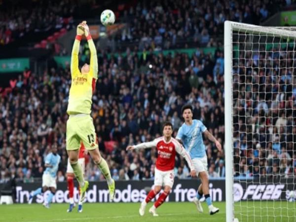 Tin Man City: Pep Guardiola thiêu rụi tham vọng của Arsenal Tin Man City: Pep Guardiola thiêu rụi tham vọng của Arsenal