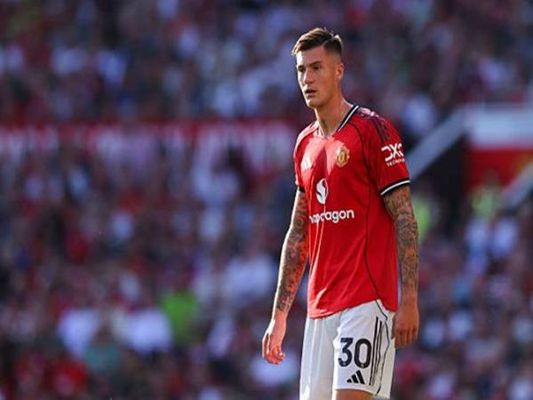 Tin MU: Sheringham đặt niềm tin cho Benjamin Sesko