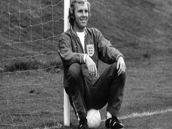 Bobby Moore - trung vệ huyền thoại